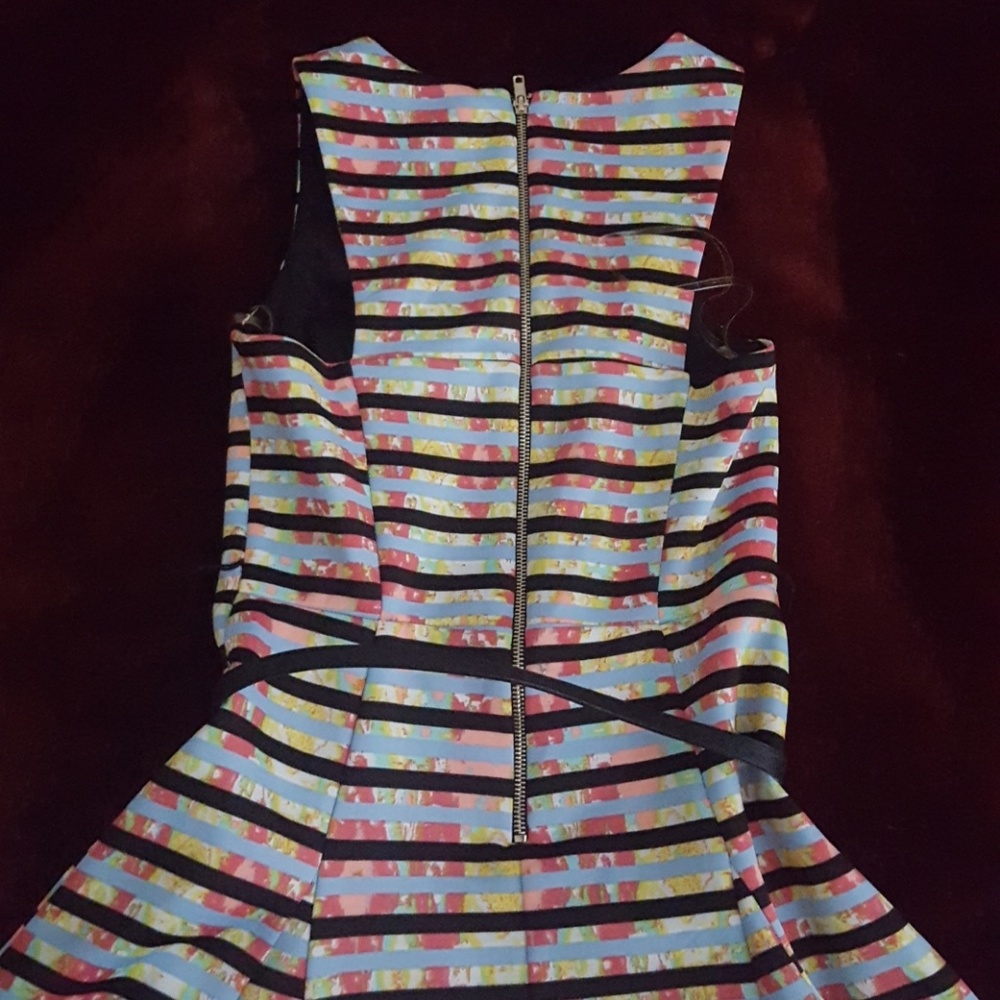 Dress - Picture 3 of 3